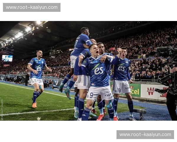 斯特拉斯堡新帅带队首秀失利 球队防守端混乱问题未见改善 斯特拉斯堡新帅带队首秀失利 球队防守端混乱问题未见改善