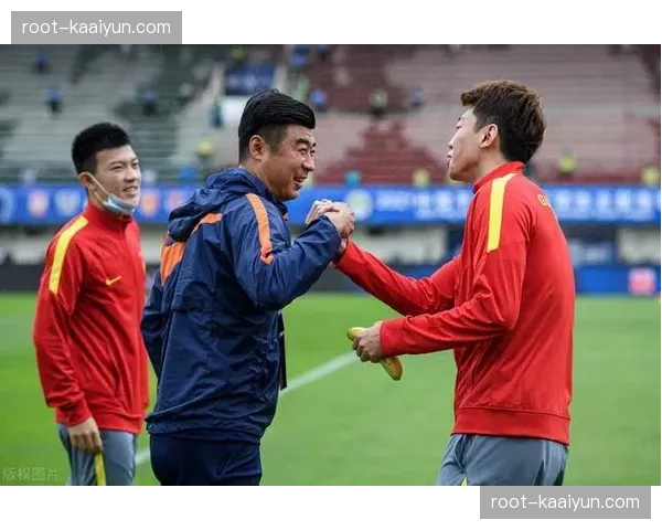 范尼斯特鲁伊助教科曼考察锋线 荷兰队寻求补充纵深突击能力